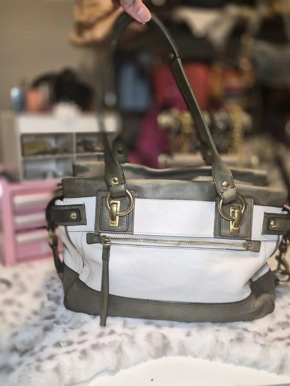 Coach Spectator Shoulder Bag White Beige Leather Gold Turnlock GUC